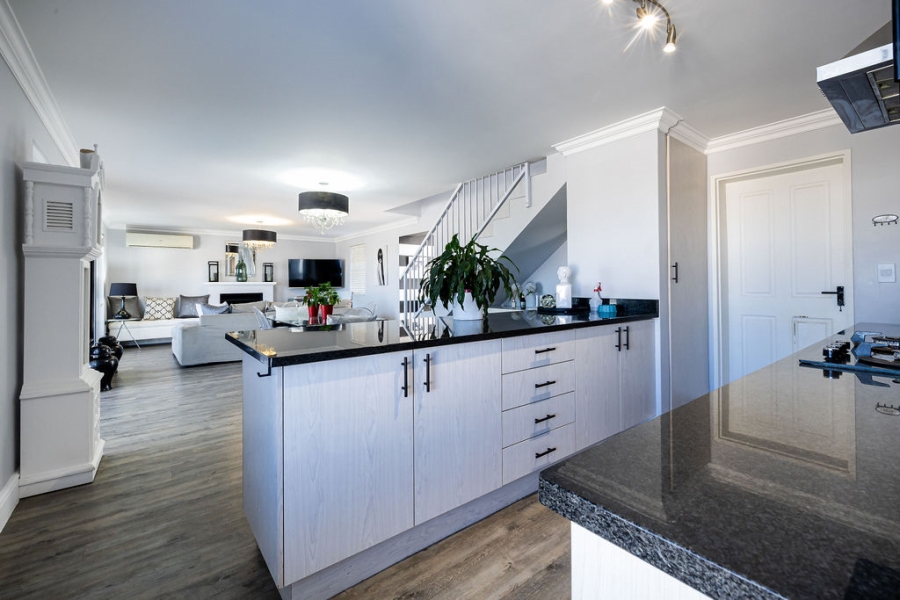 3 Bedroom Property for Sale in Dennegeur Western Cape